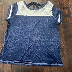 24/7 Maurice’s burnout tied key hole back tshirt size 1 (fits like 1X)